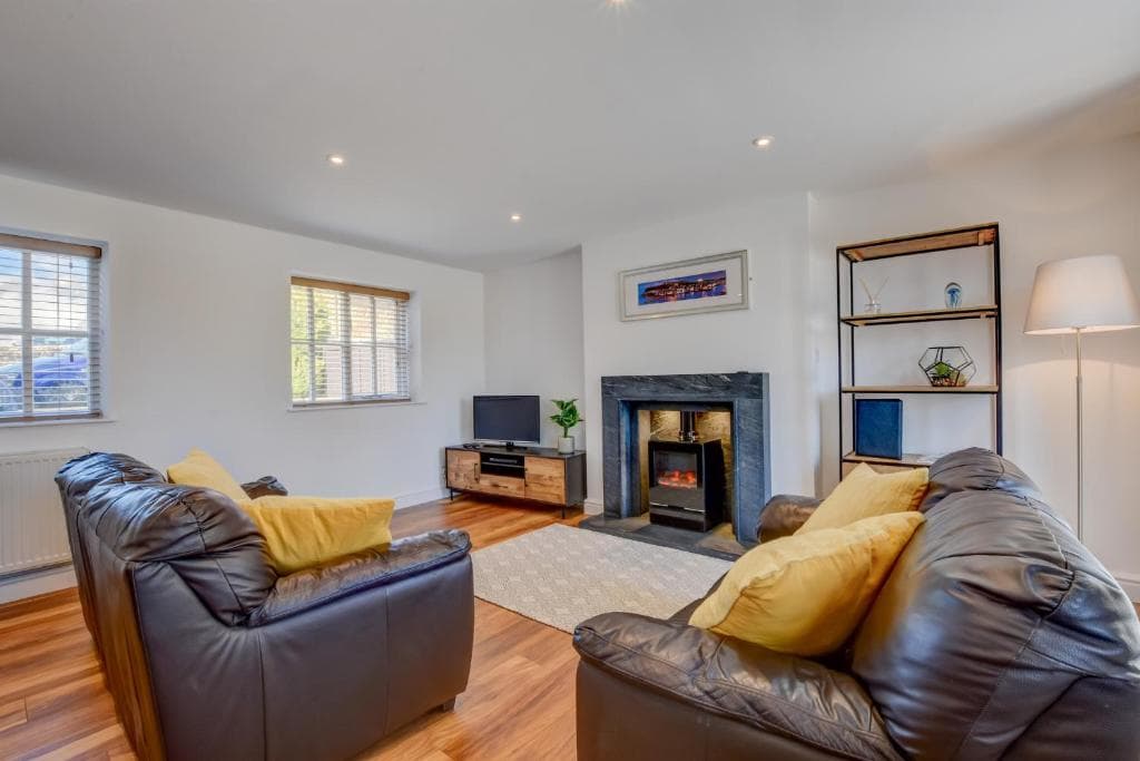 Stable Cottage Image 1