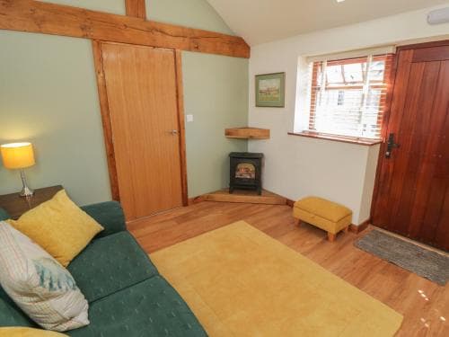 Yeoman's Cottage Image 4