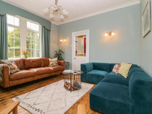 The Stone Masons House Image 3