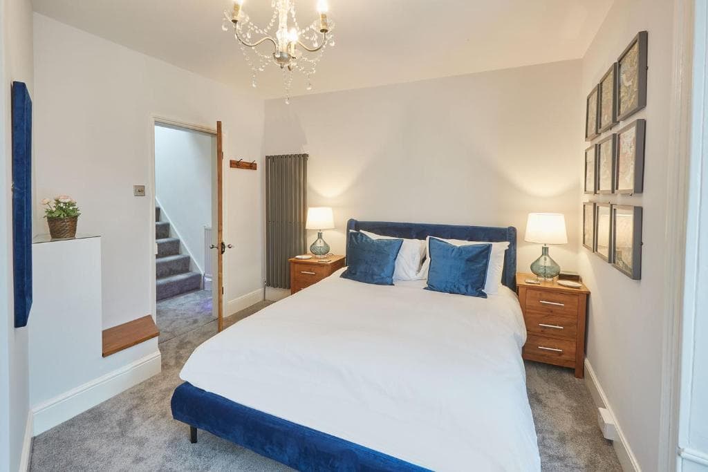 Host & Stay - The Gray Haven Image 1