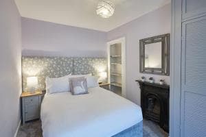 Host & Stay - The Gray Haven Image 2