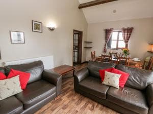 Farrow, Scarborough Image 2