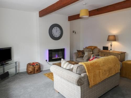 Hemingway Cottage Image 3