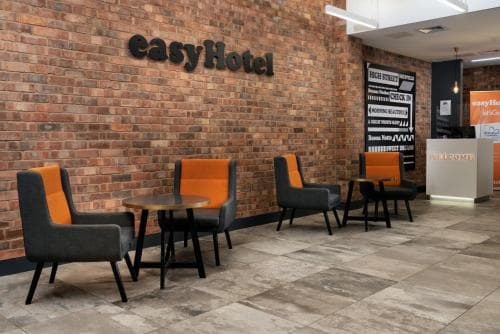 easyHotel Leeds Image 12