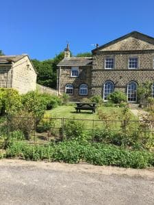 Oak House, A mini Harewood House and perfect for brides and grooms Image 1