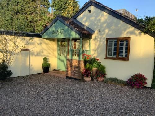 Brook Lodge Country Cottage Image 2