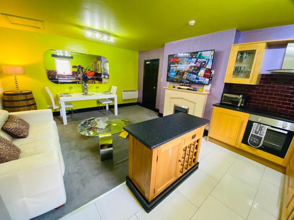 PHOENIX Boutique Apartments Image 4