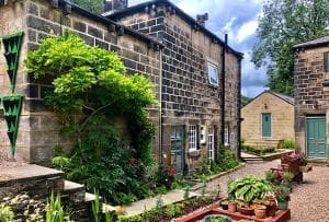 Ewood Cottage *NEW* Exquisite Country Cottage Image 3