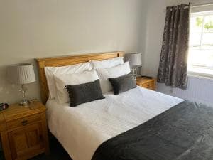 Bridge Farm Hotel Image 1