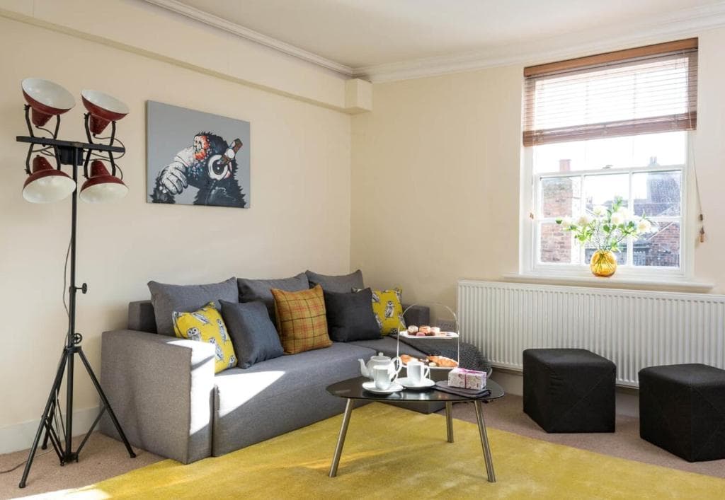 37a Stonegate Loft Image 1