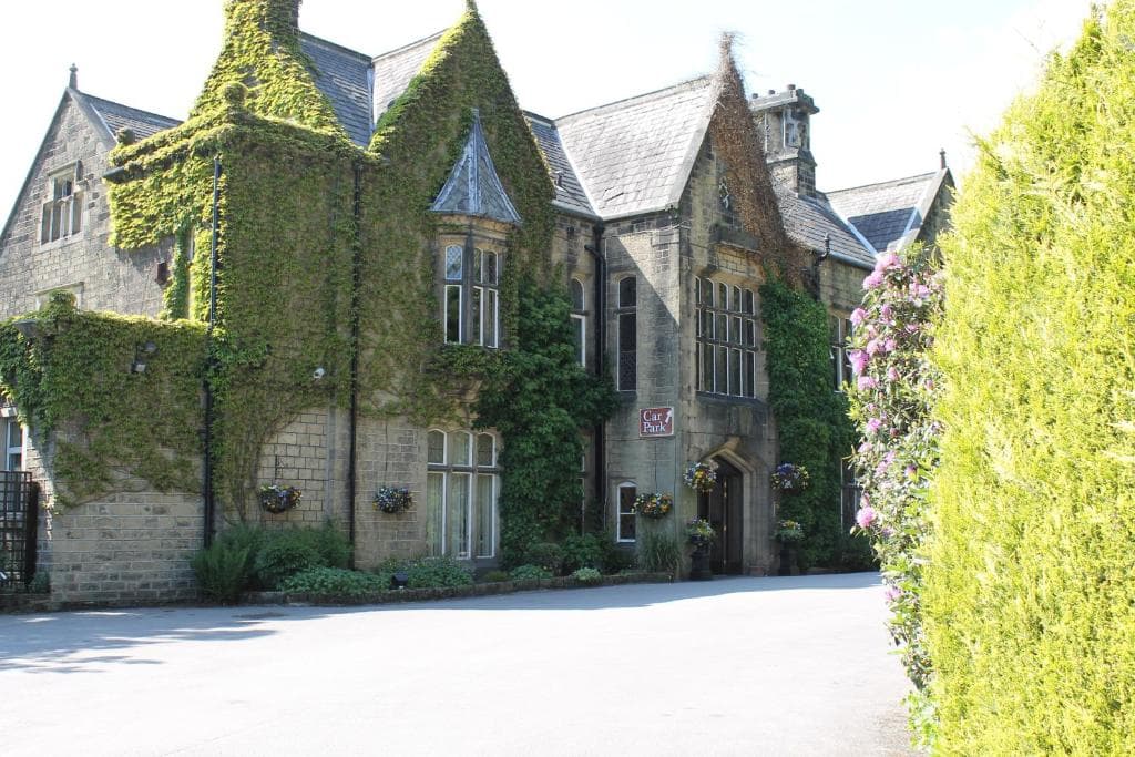 Oakwood Hall Hotel Image 1
