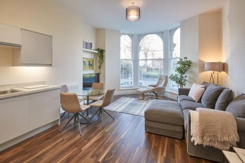 Host & Stay - South Cliff Apartment Image 1