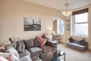 Host & Stay - Rooftops Apartment Image 4