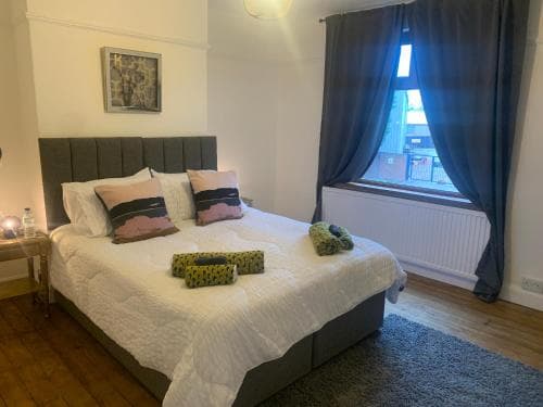 Laura Ashley cosy inner terrace Image 2