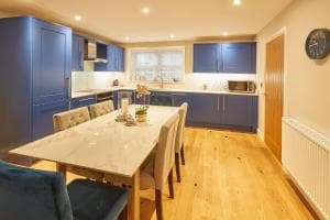 Host & Stay - Sherlock Cottage Image 7