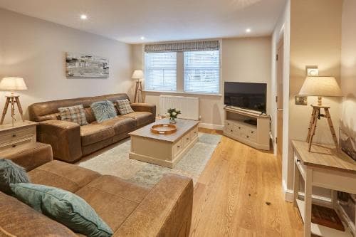 Host & Stay - Sherlock Cottage Image 2