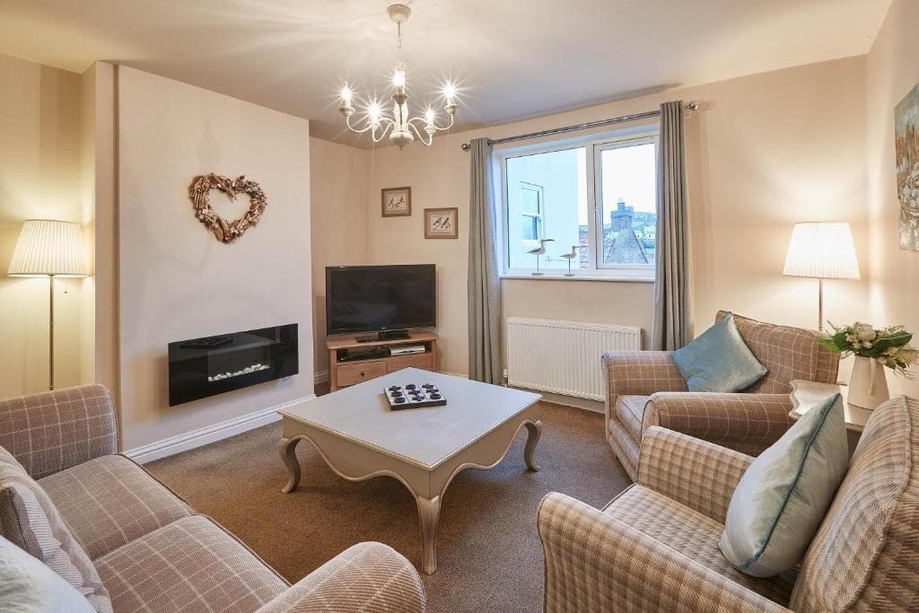 Host & Stay - Pecks Cottage Image 3