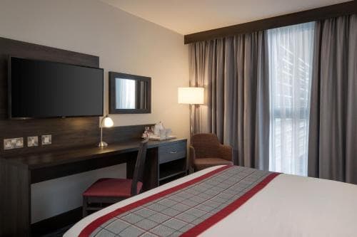 Ramada by Wyndham Leeds East Image 5