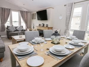 Charming lodge located on Cayton Bay Holiday Park Image 2