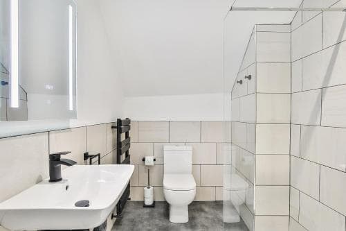 Hidden Gem-Open To Book-Super Location Image 2