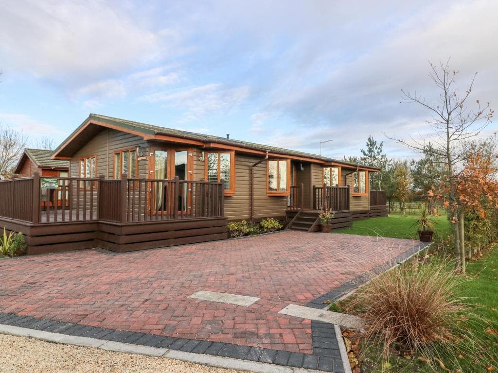 Oakwood Lodge Image 1