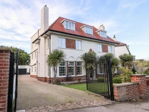 Yardley Manor Image 3