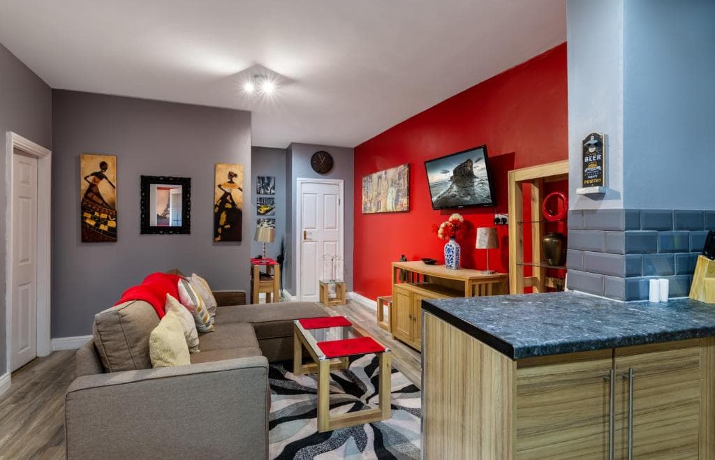 Stockton town centre studio apartments free parking and Wi-Fi Image 4