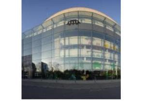 StayZo - Executive City Centre Apartment 2 Image 1