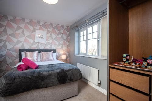 Wilton Lodge - Short Term Furnished Rental Redcar Image 3