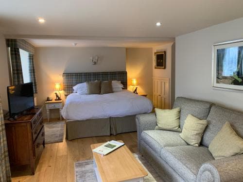 Red Lion Hotel Image 1