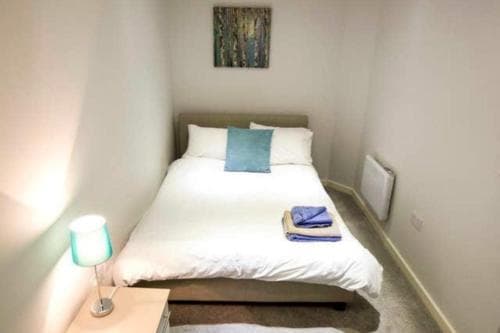 StayZo Modern Studio Apartment 1 in Bradford City Image 3