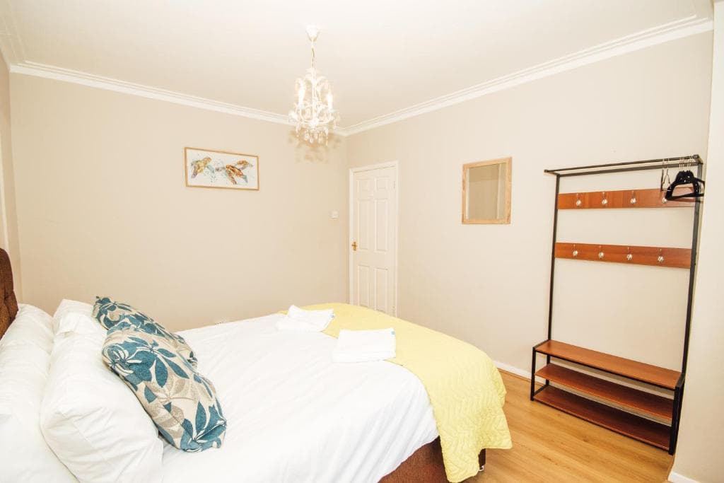 Laburnum View Image 3