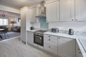 Host & Stay - Endeavour Apartments Image 1