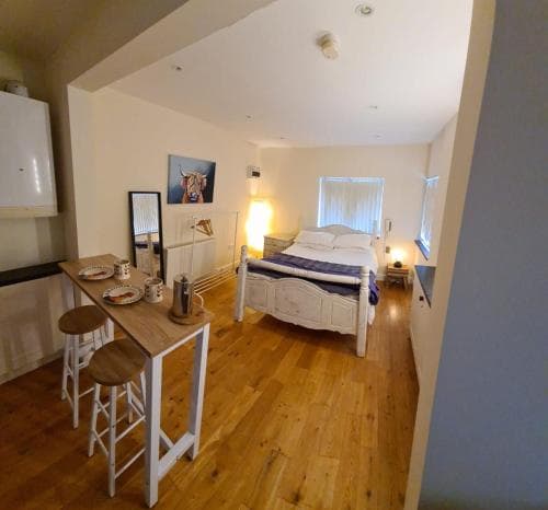 Cosy stable conversion between Sheffield & Leeds Image 3