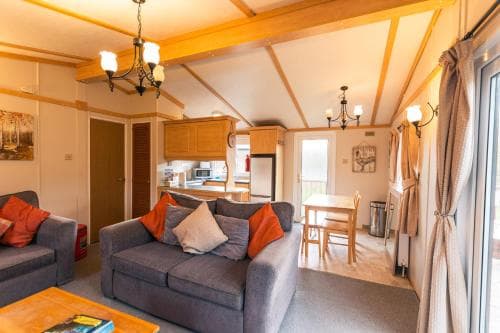 Woodland Lodge With Hot Tub Image 2