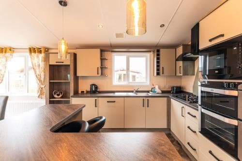 Springwell Lodge With Hot Tub Image 1