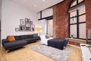 The Grand Manhattan Apartment in Central Leeds Image 2
