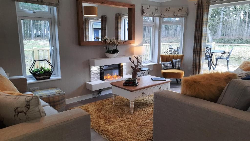 Hollicarrs - Sunflower Lodge Image 4