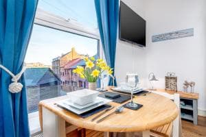 East Cliff View - Yorkshire Coast Holiday Lets Image 2