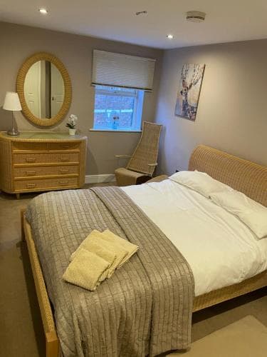 Regents House Let Image 3