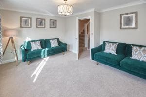 Host & Stay - Starboard Bow Image 2