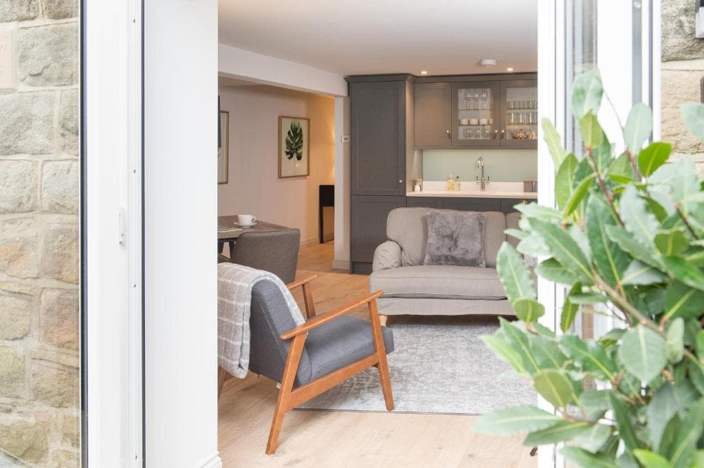 The Burrow by Harrogate Serviced Apartments Image 1