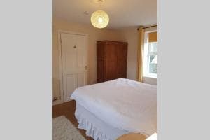 Glenroyd House, Private annex to Victorian villa with kitchen Image 2