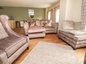 9 Riverside Walk Image 2