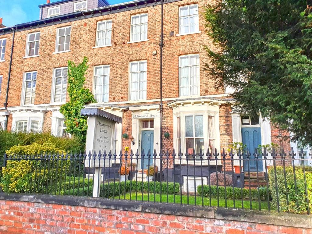 Holmwood House Guest Accommodation Image 1