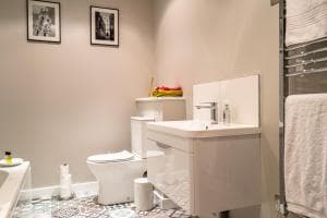 15 Stonegate Court Image 2