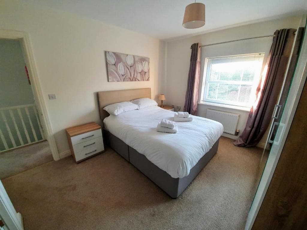 Beverley Central Townhouse Free Parking Sleeps 8 Image 1