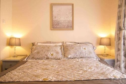 York city centre, recently renovated 2 bedroom flat Image 3