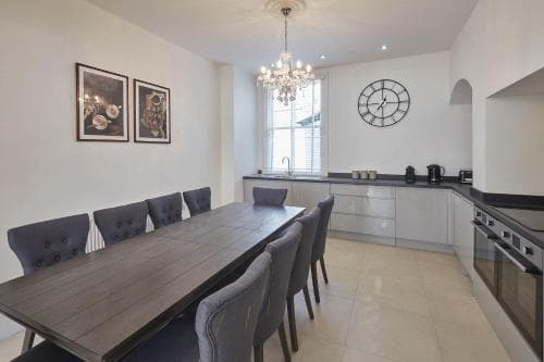 Host & Stay - Glencoe Apartments Image 10