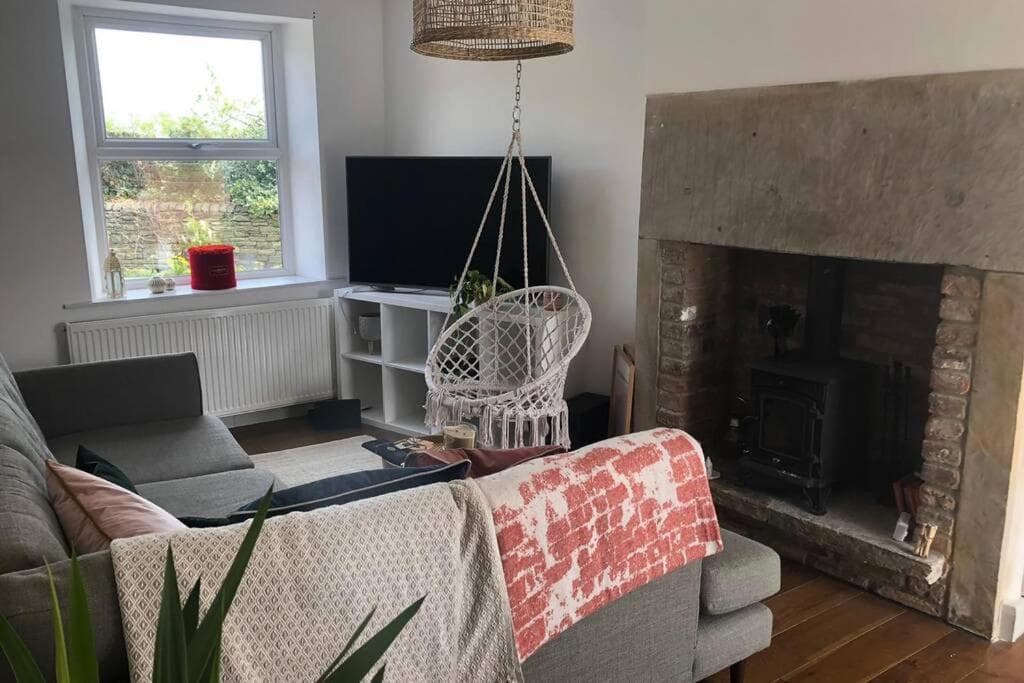 Country cottage in Upper Hopton Image 1